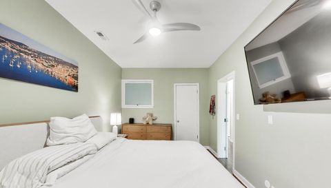 1214 W Webster Avenue