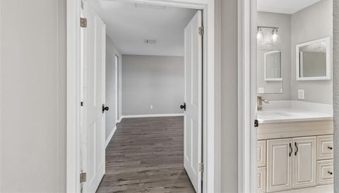 7111 GATEWAY COURT
