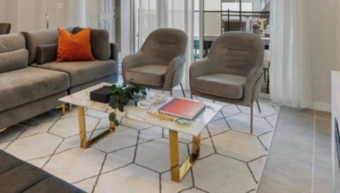 1692 TROPICAL PALMS CIRCLE