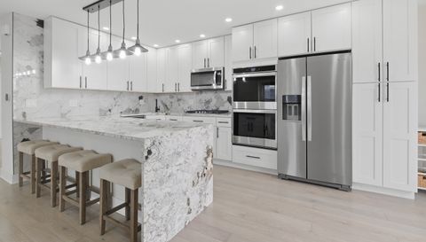 2198 N Oakbrook Circle