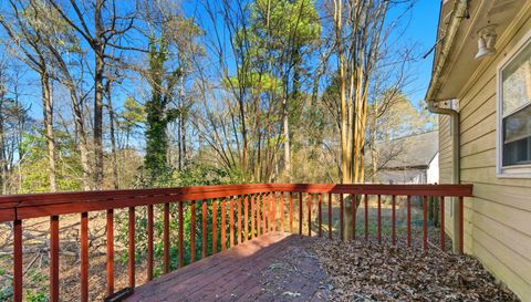 2653 Laurel Woods Ln SE