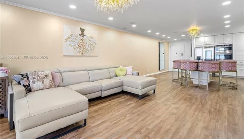 600 Three Islands Blvd