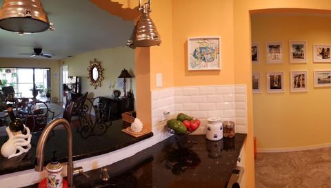 6303 SE Williamsburg Dr