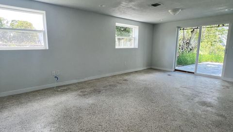 744 Lemon Ave