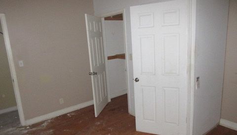 7608 - 10 S Phillips Avenue