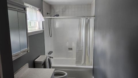 438 Blackstone Vlg