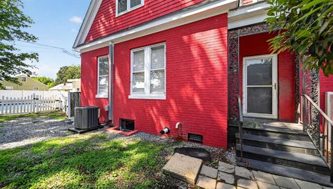 425 Roanoke Ave