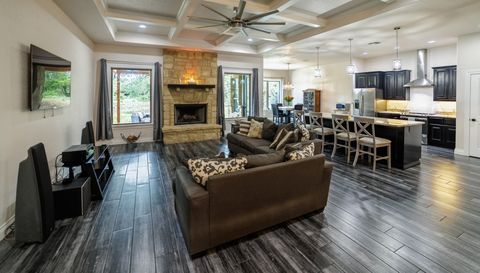 2127 Oakwood Holw