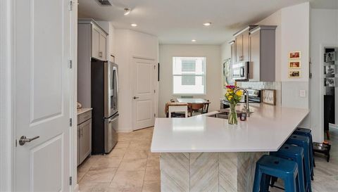 5616 QUIET PALM LOOP