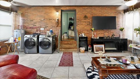 4077 Burning Tree Ln