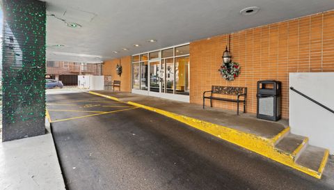 6118 N Sheridan Road