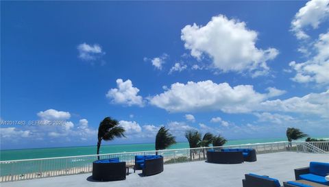 5401 Collins Ave