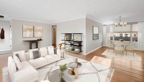 7303 N Kildare Avenue