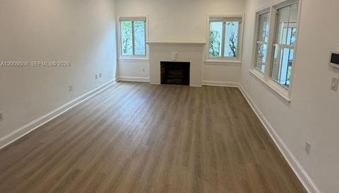 533 Minorca Ave