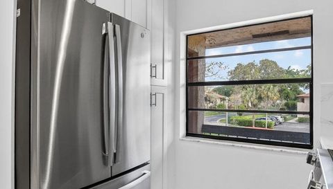 9272 Vista Del Lago