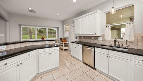 5210 Weston Dr