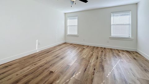 14217 Camelot Pl