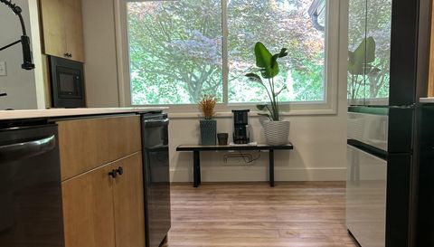 411 S Pleasant Ridge Rd