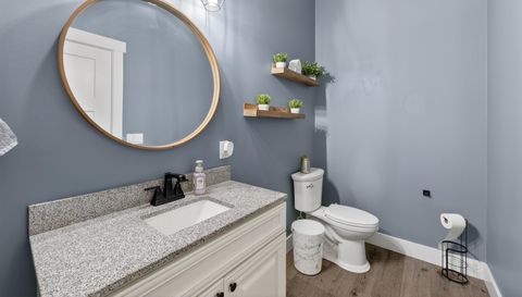 2252 Applegrove St NE