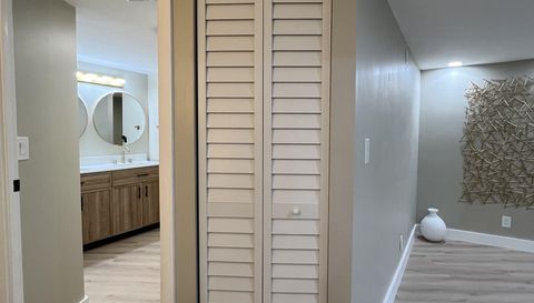 20500 W Country Club Dr APT 308 Aventura