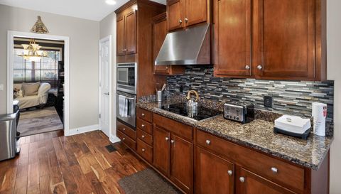 5688 Victoria Bluffs Dr