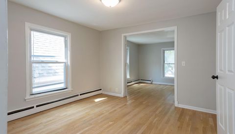2815 Dupont Avenue S