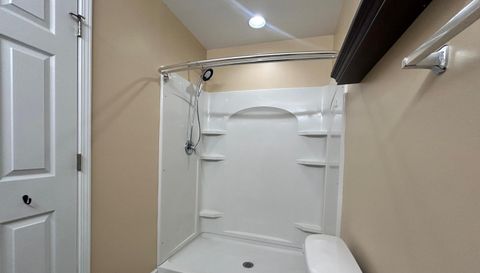 312 Robyns Glen Cir