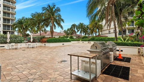 19900 W Country Club Dr