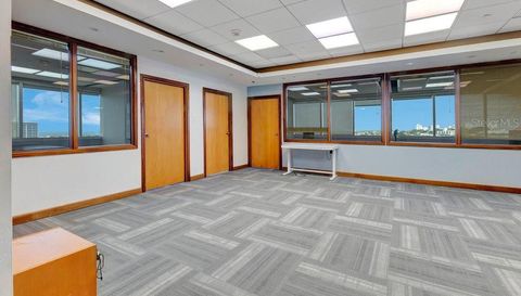 207 Calle Del Parque