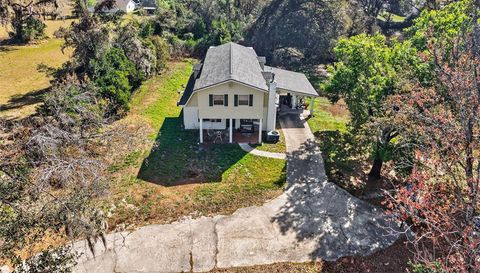 902 TWO HOUSES LANE