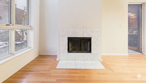 1412 W Diversey Parkway