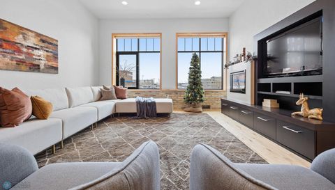 12 Broadway N