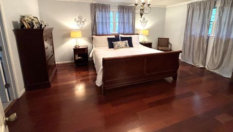 5911 N Shenandoah Rd