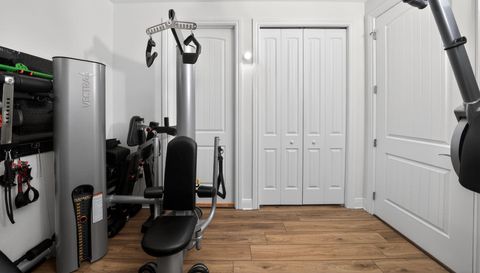 2351 Lakeview Dr Unit 302