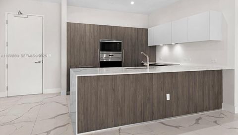 275 Giralda Ave