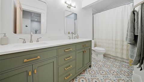 344 W RIO VISTA COURT