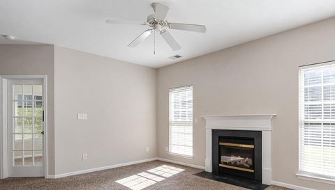 1212 Oakdale Commons Ct