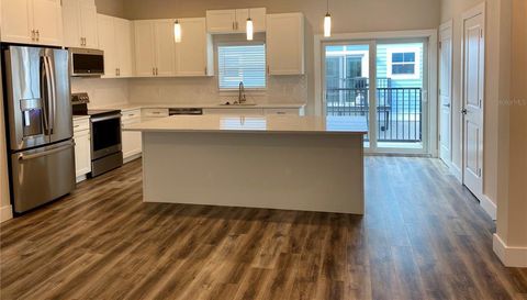 3126 W AZEELE STREET