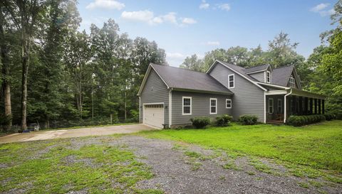 6748 Stonebridge Ln