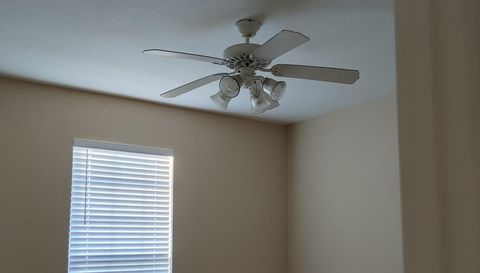 5398 Oxford Manor Cir