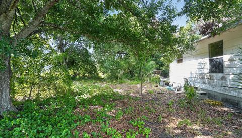 2282 Diplomat Dr