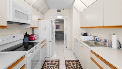 20281 E Country Club Dr