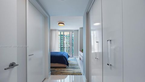 300 Sunny Isles Blvd