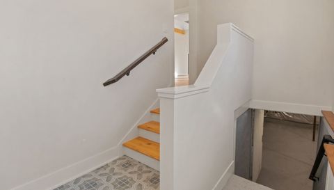 304 S Prairie Street