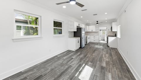 8301 Riverside Dr NE