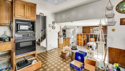 6308 Hillsdale Blvd