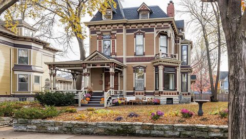 422 Laurel Avenue