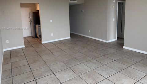 2350 Ne 135th St