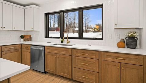 4929 Wild Rose Trail