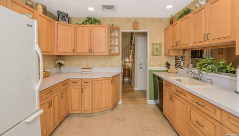 3 Yarmouth Ln